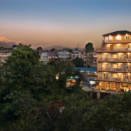 Hotel Lake Shore Pokhara Exterior photo