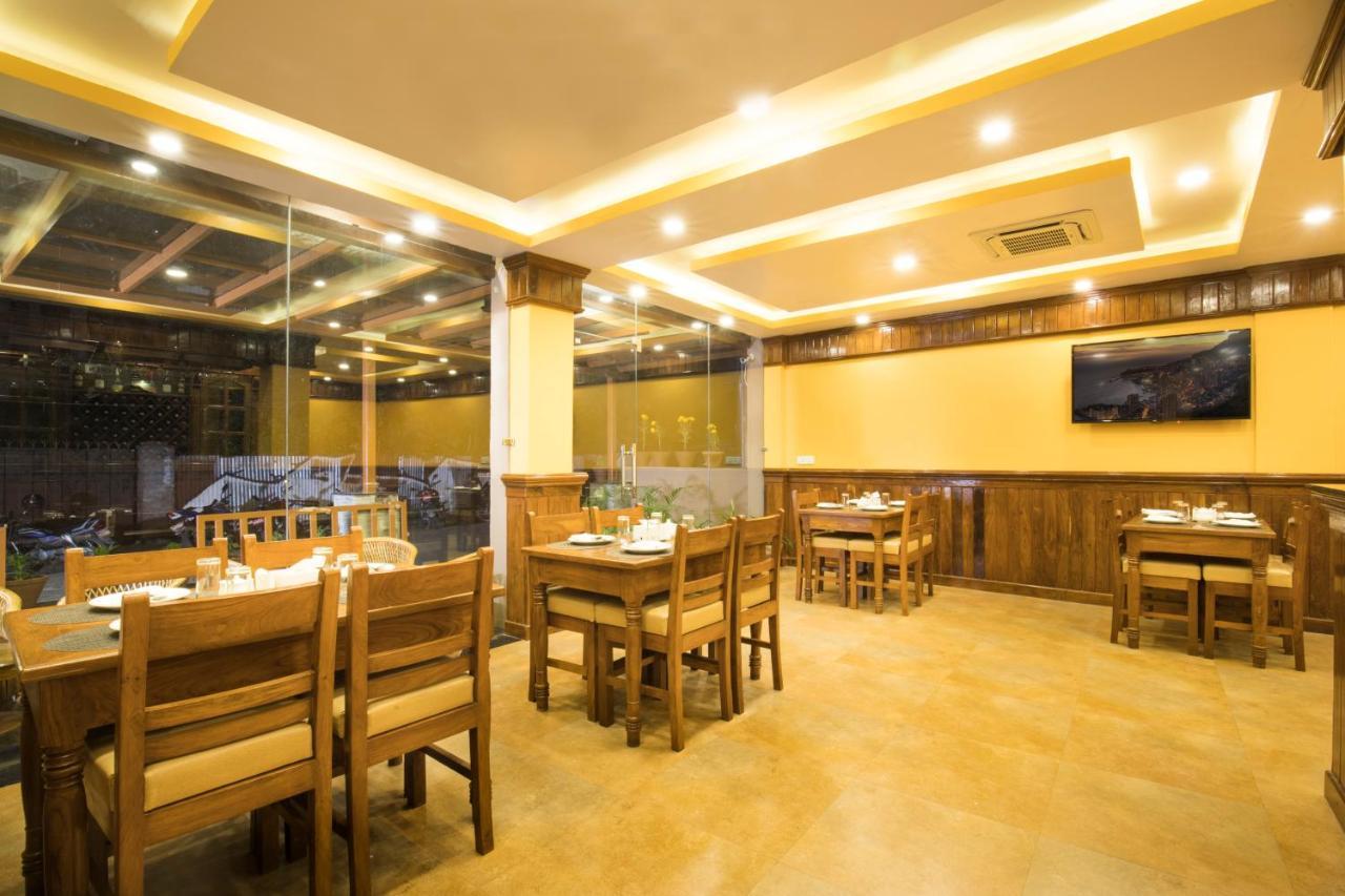 Hotel Lake Shore Pokhara Exterior photo
