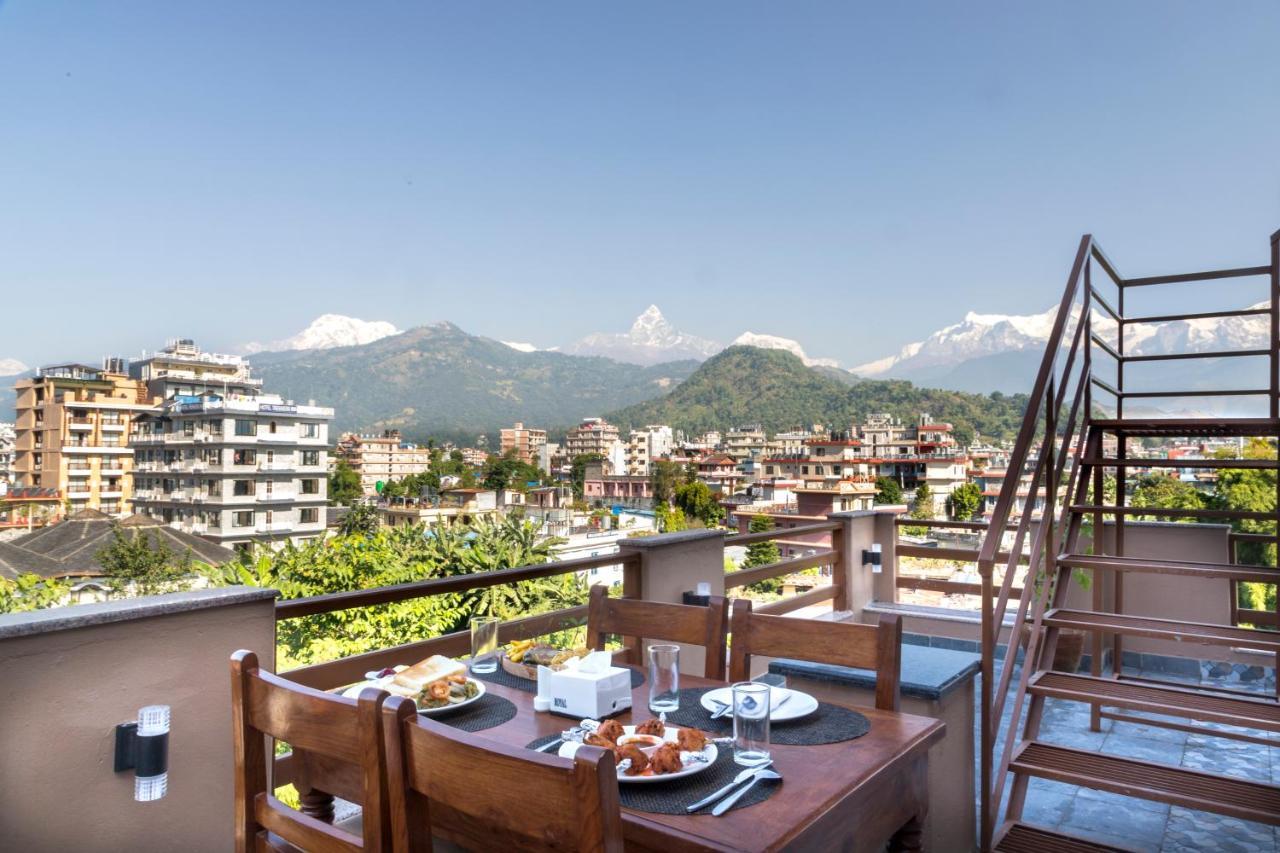 Hotel Lake Shore Pokhara Exterior photo